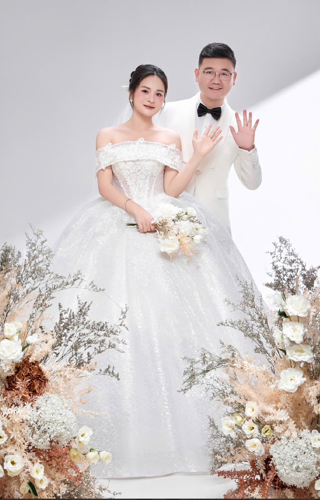 Thiệp cưới online Đám Cưới Thuý Nga & 李雪 từ Zenlove